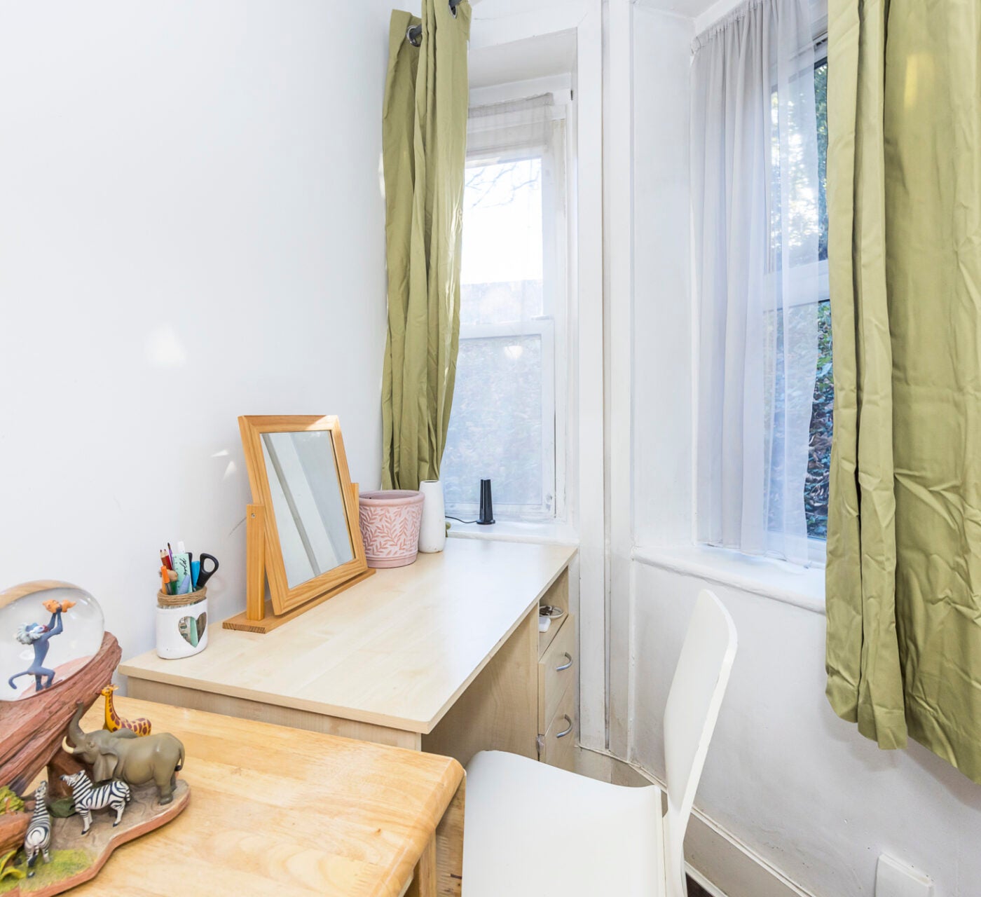 Flat Carleton Road in Greater London