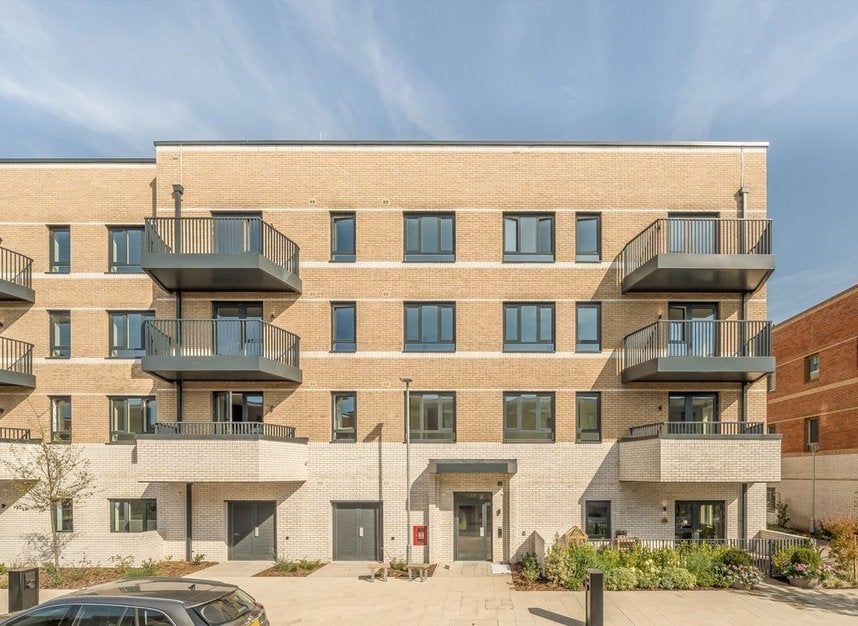 Flat Heathfield North in Greater London
