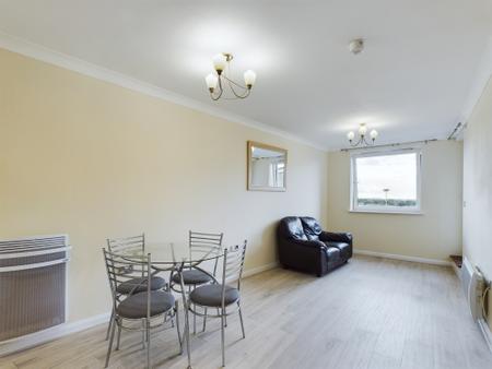 Flat Alençon Link in Basingstoke and Deane