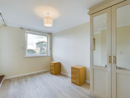 Flat Alençon Link in Basingstoke and Deane