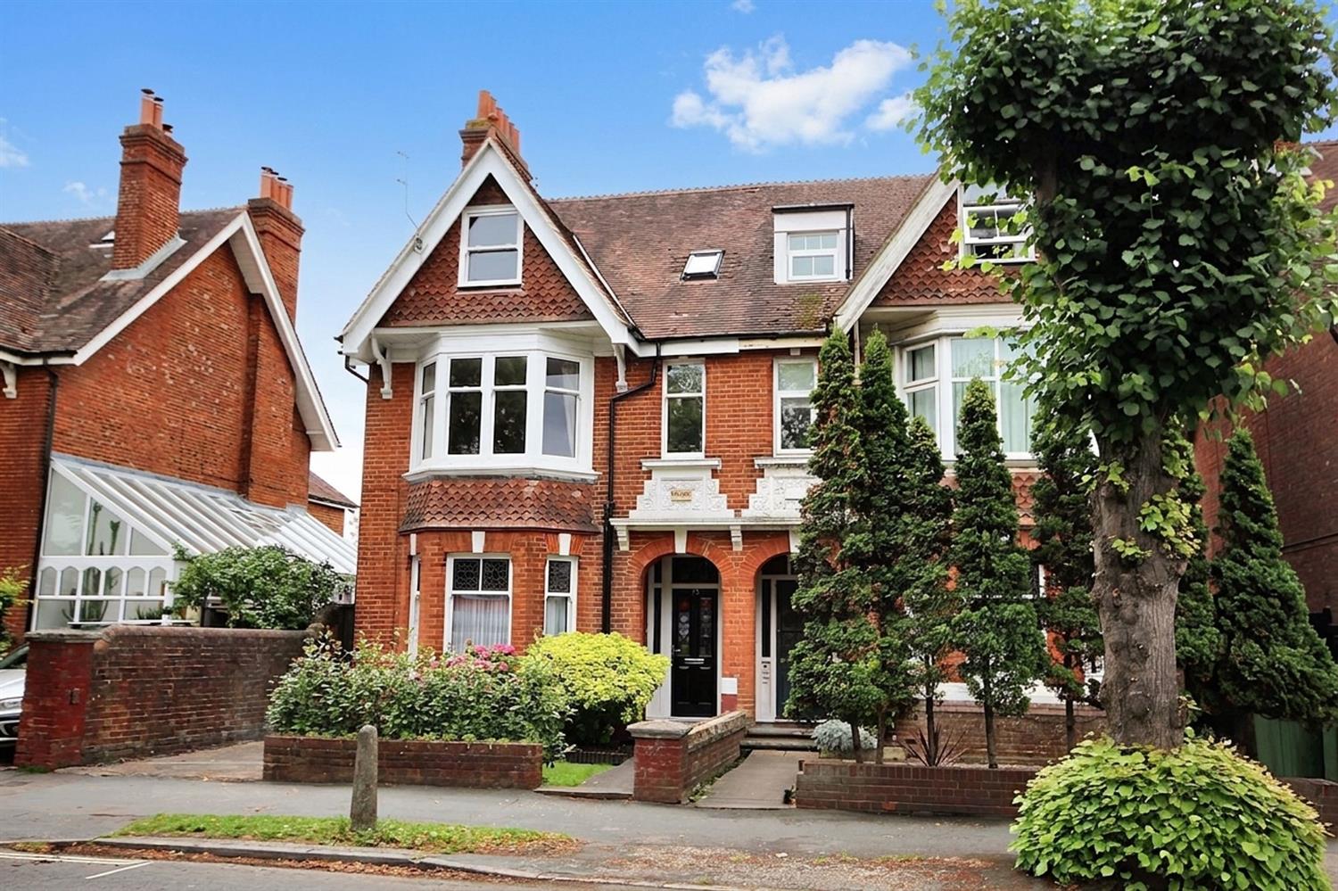 Flat Hurst Road in Horsham