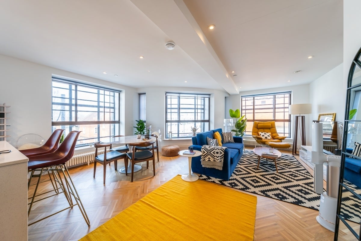Flat Acre Lane in Greater London