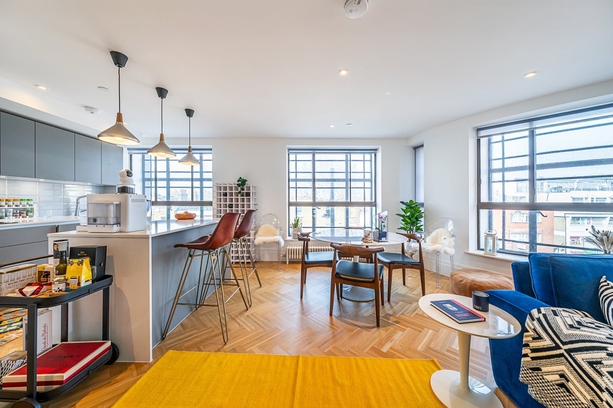 Flat Acre Lane in Greater London