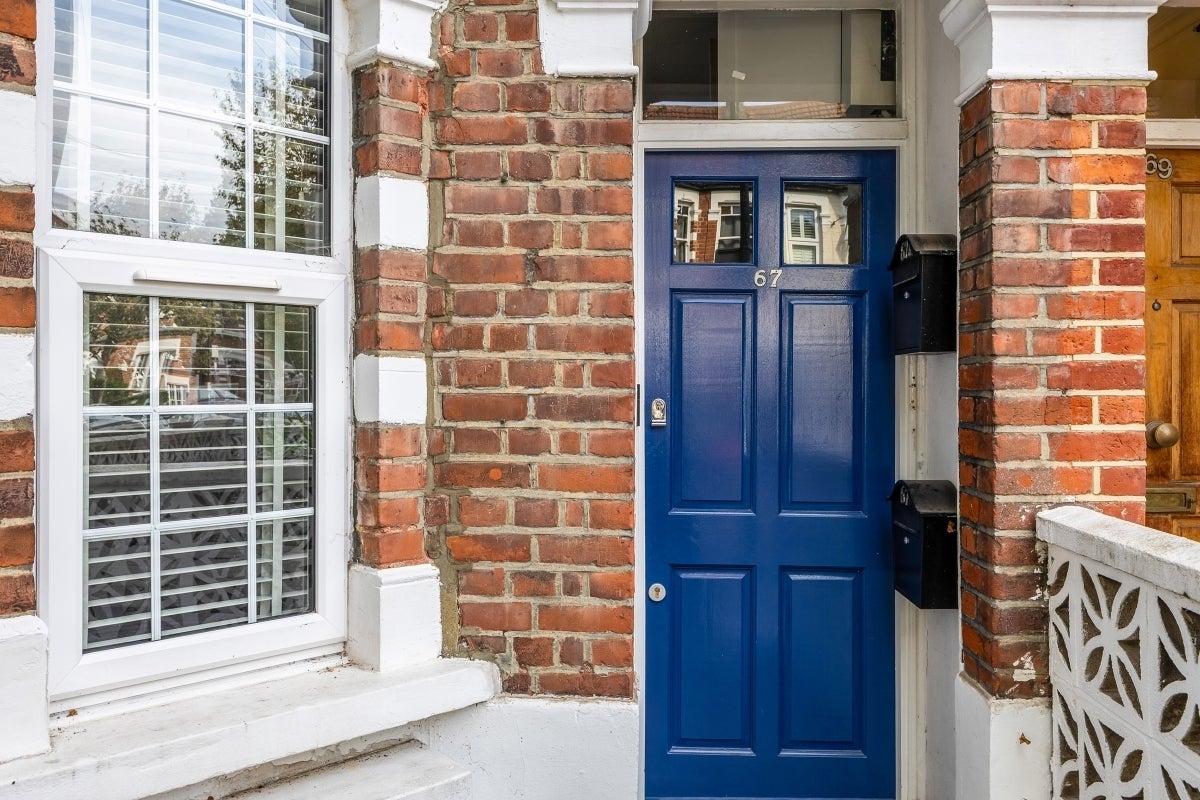 Flat Whellock Road in Greater London