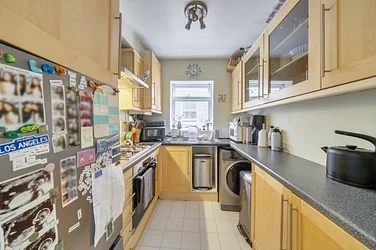 Flat Crouch End Hill in Greater London