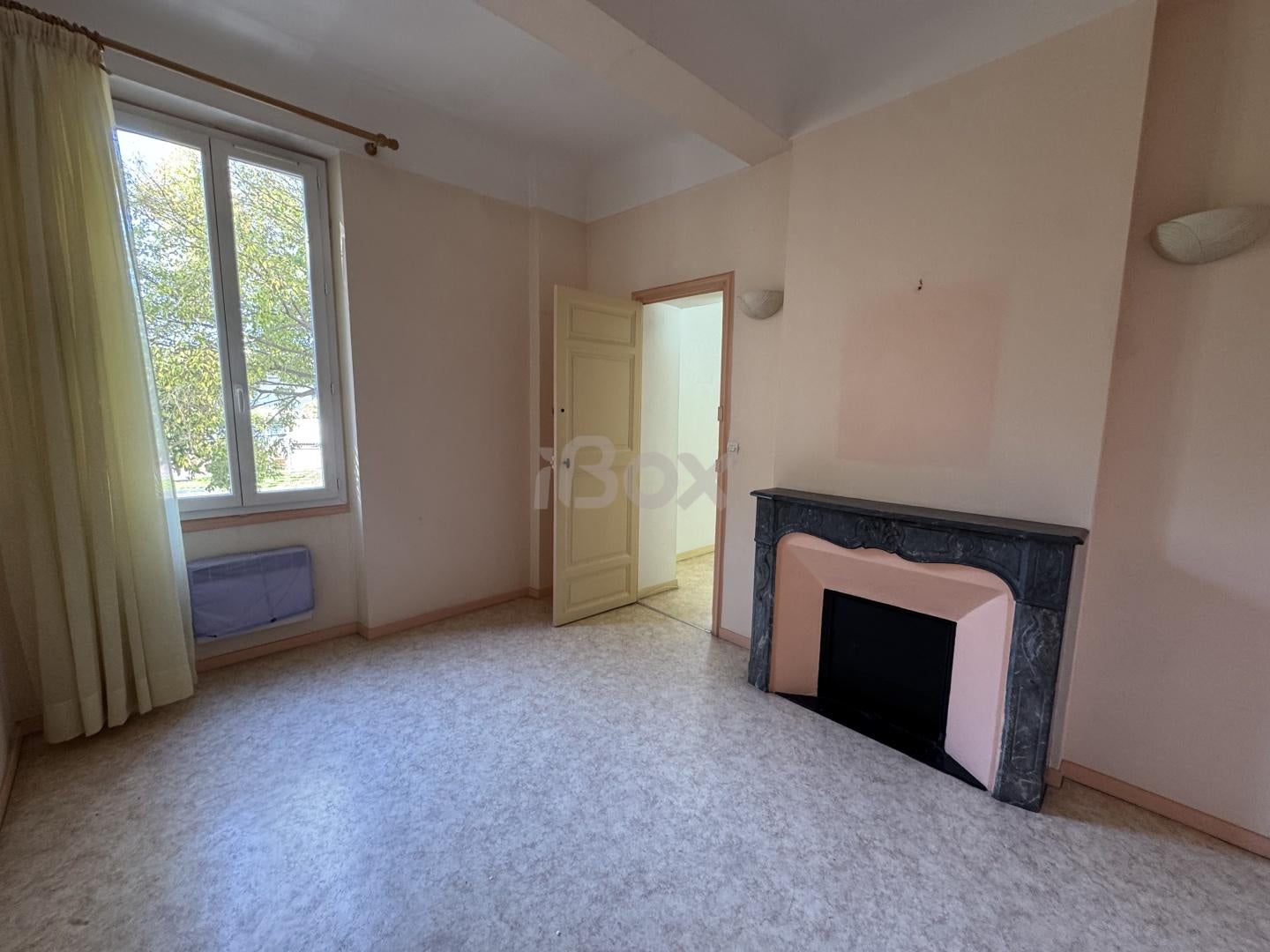 Flat Place d'Armes in Toulon