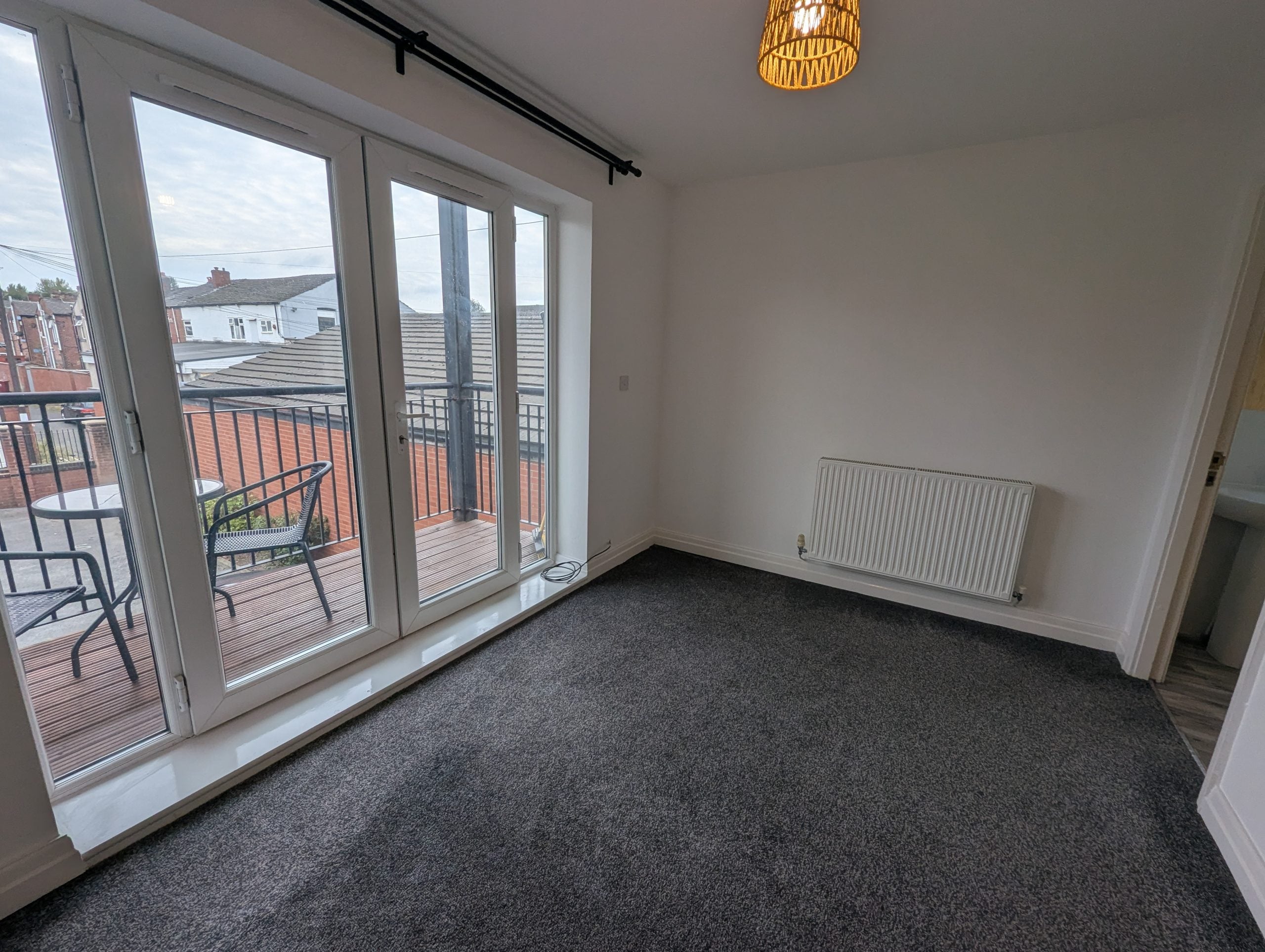 Flat Longcauseway in Farnworth