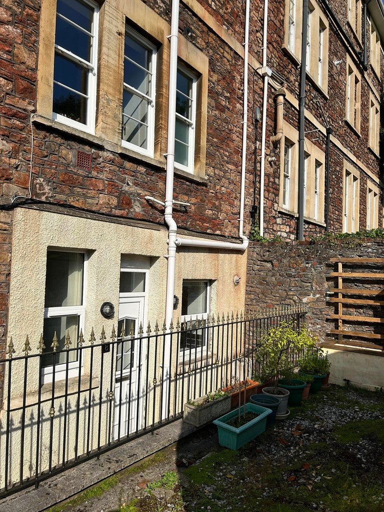 Flat Pembroke Road in Bristol