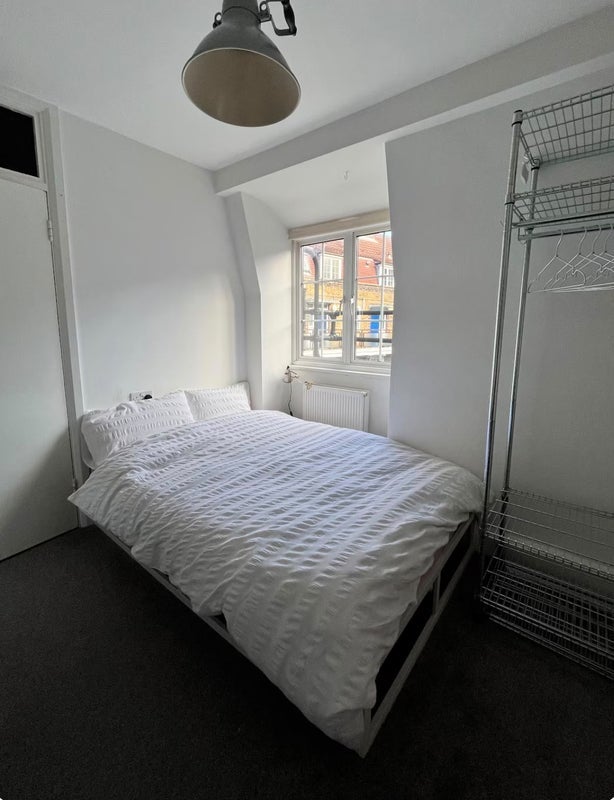 Room Redhill Street in Greater London