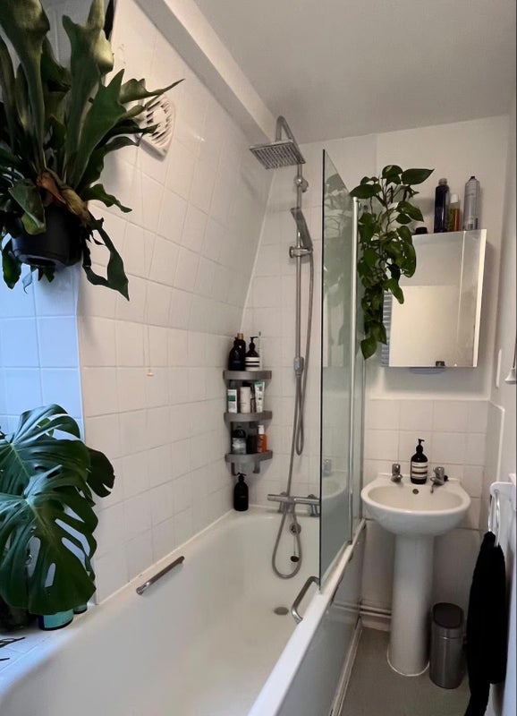 Room Redhill Street in Greater London