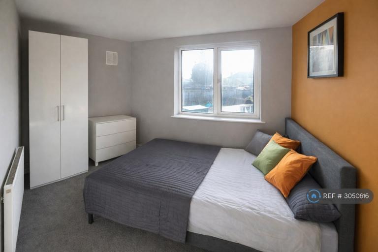 Room Landseer Road in Ipswich