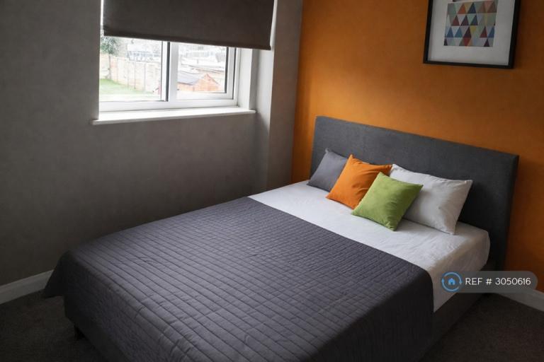 Room Landseer Road in Ipswich