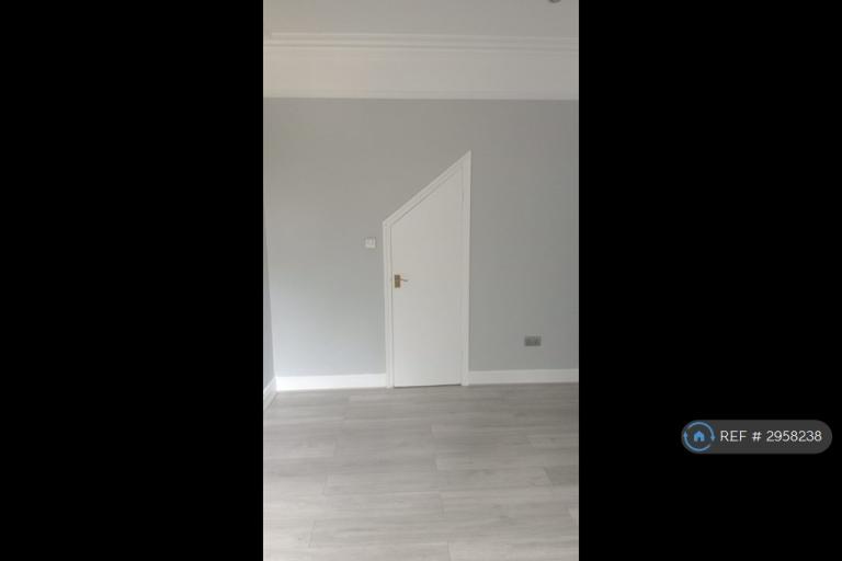 Flat Cavendish Road in Reigate and Banstead
