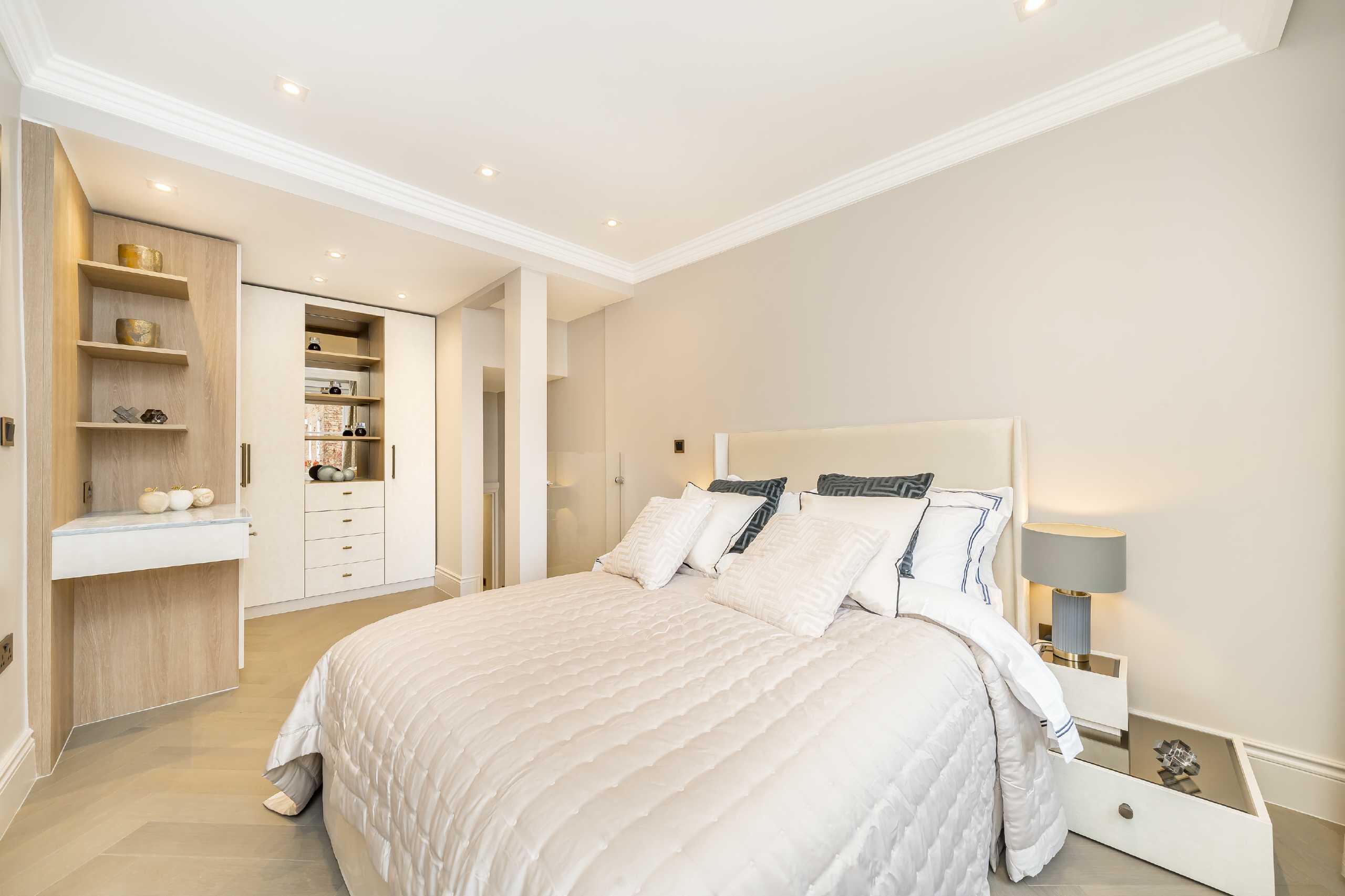 Flat Colville Houses in Greater London