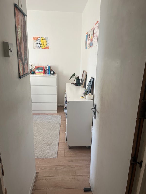 Room Gill Street in Greater London