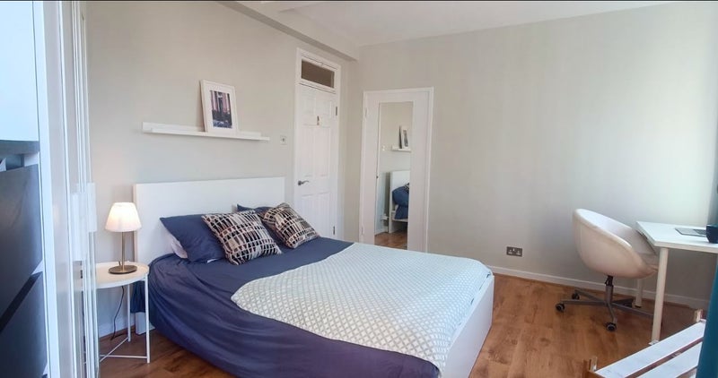 Room Crowndale Court in Greater London