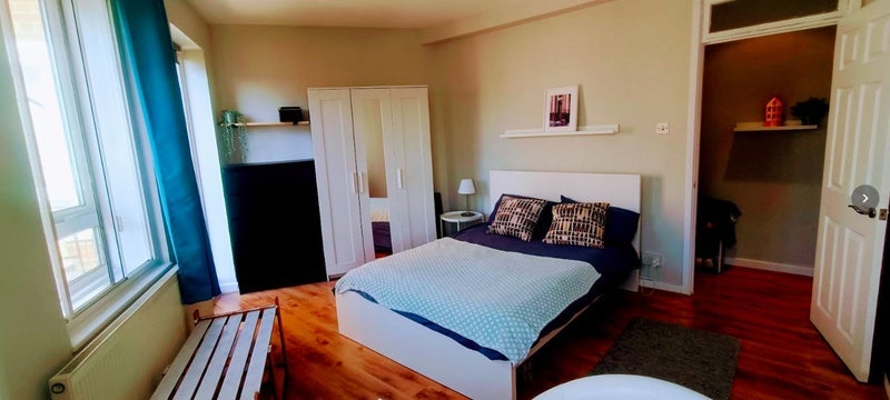 Room Crowndale Court in Greater London