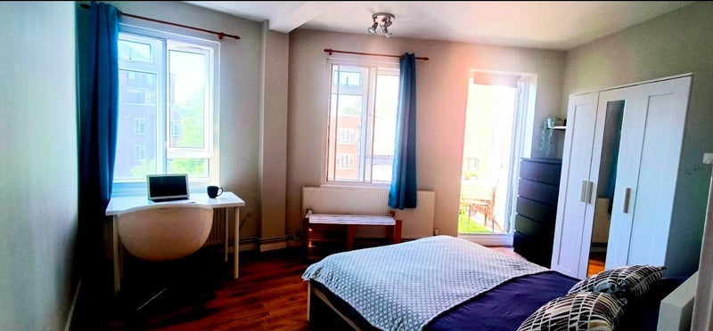 Room Crowndale Court in Greater London