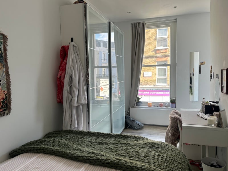 Room Great Western Road in City of Westminster