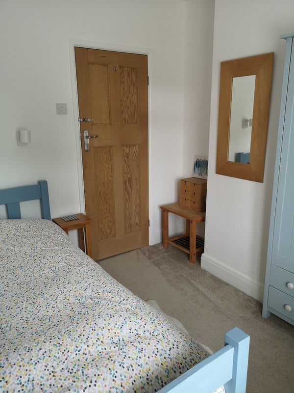 Room Oldfield Road in Sheffield