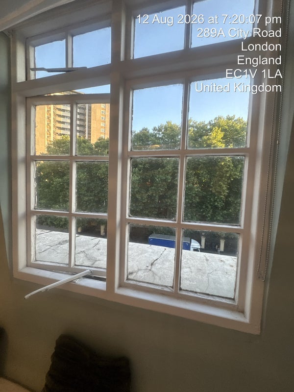 Room City Road in Greater London