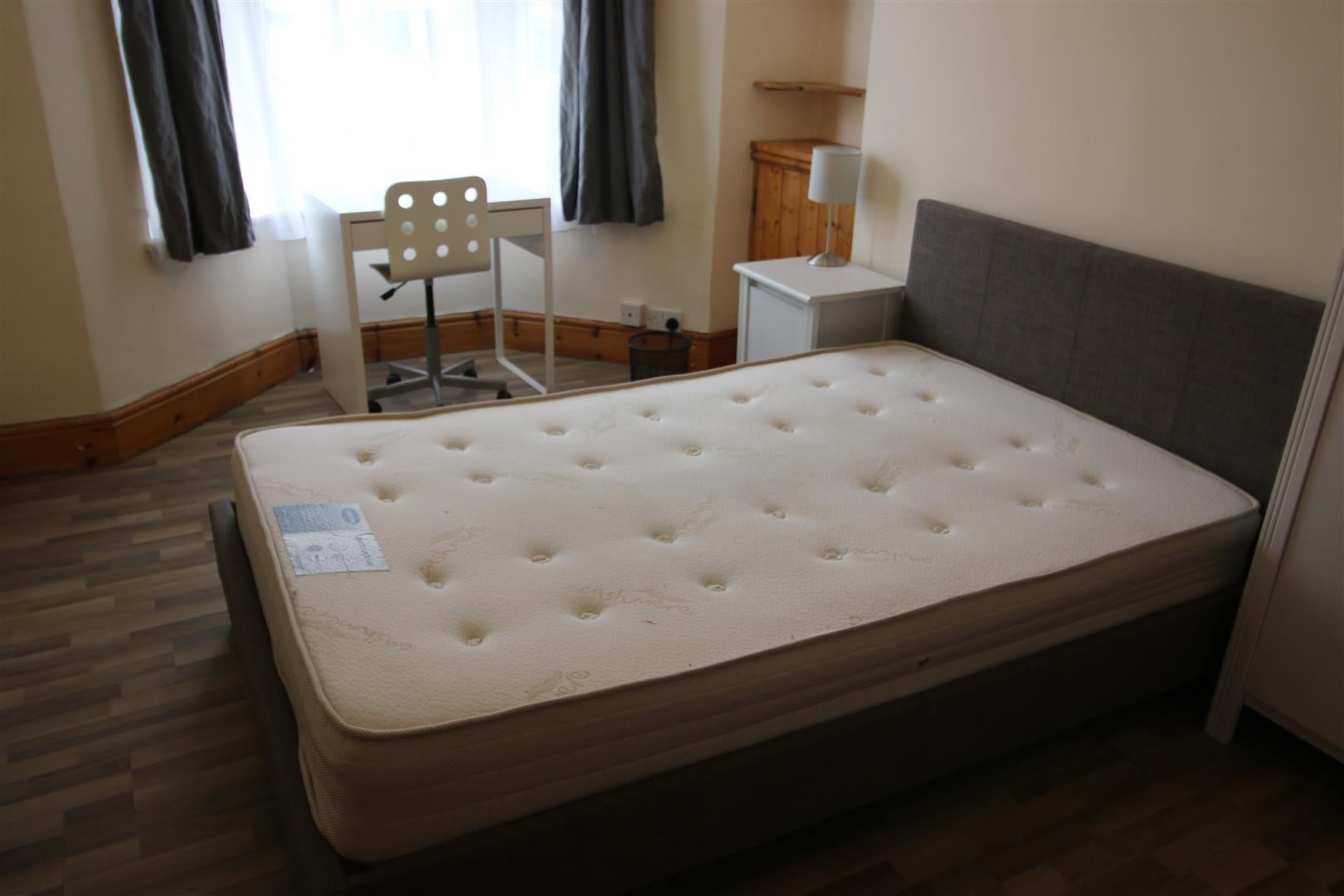 Room Bulk Road in Lancaster
