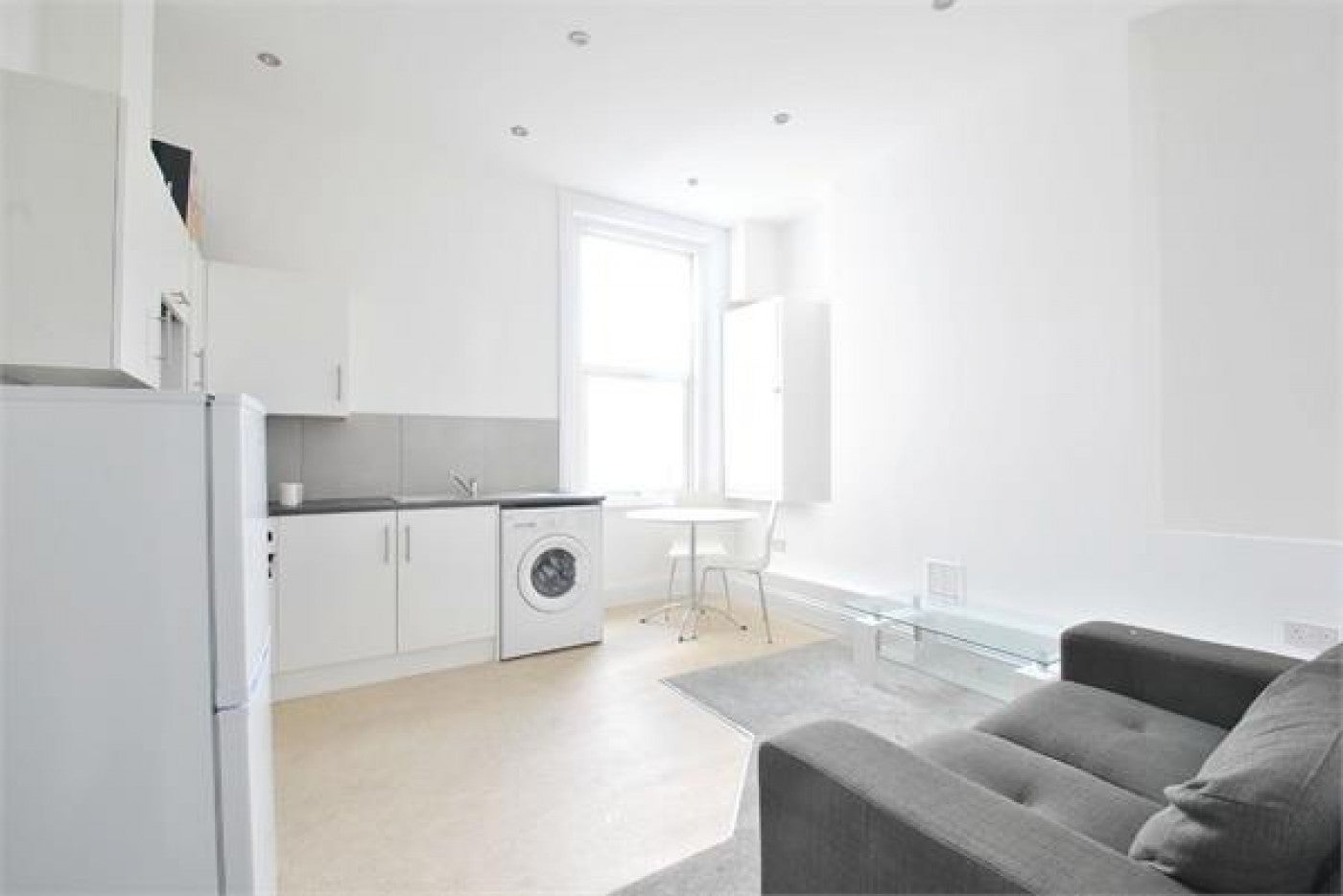 Flat Kilburn High Road in Greater London