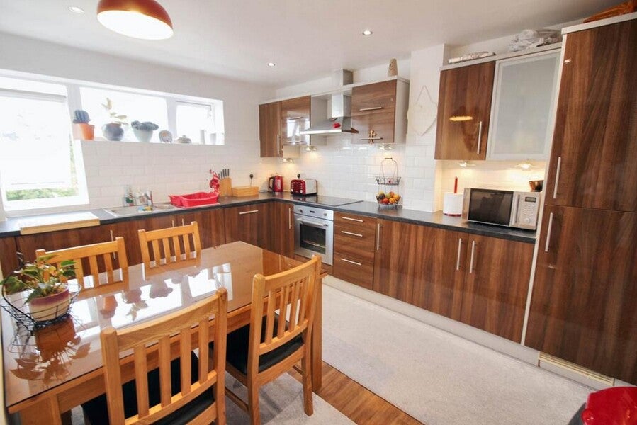 Flat Coxhill Way in Aylesbury