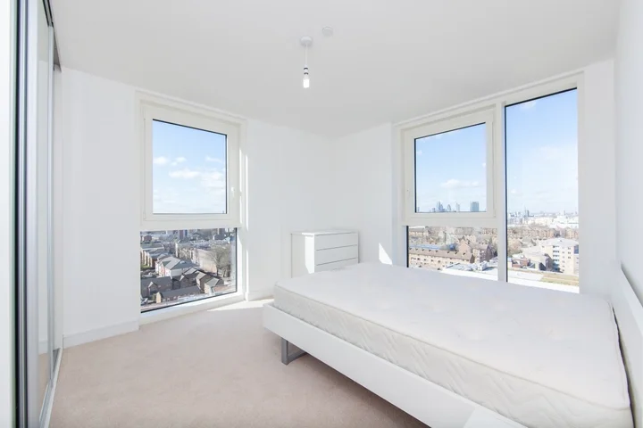 Flat Yeoman Street in Greater London