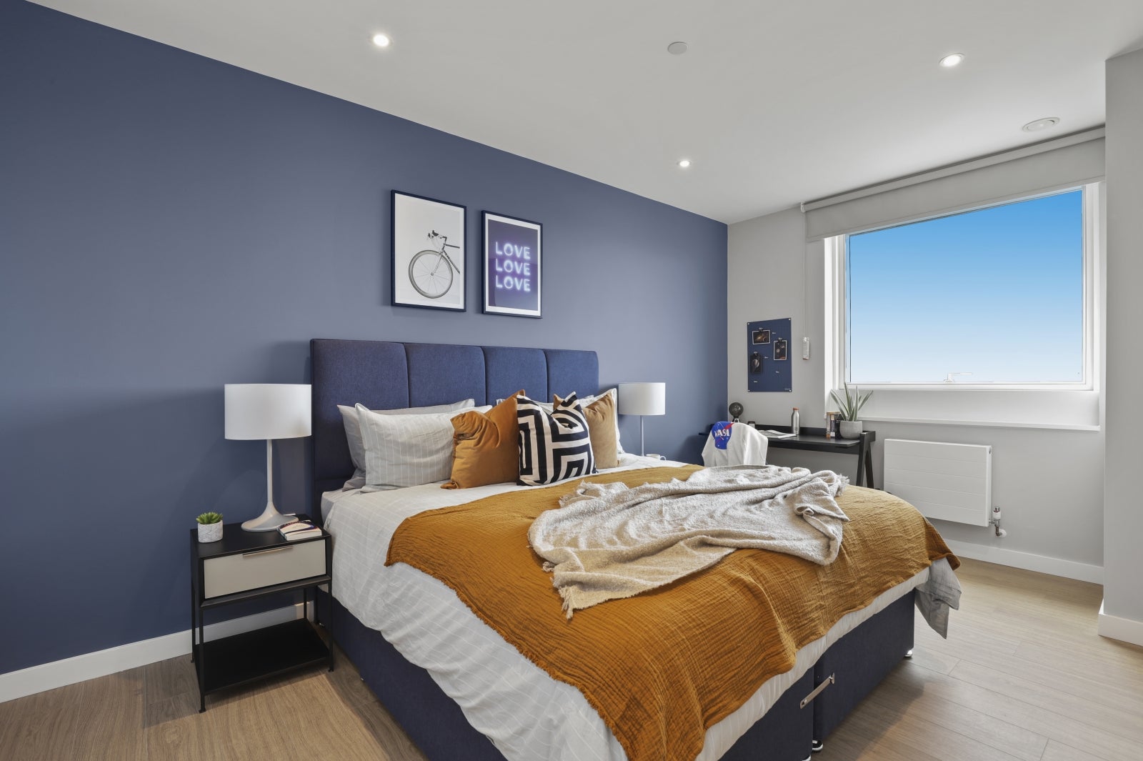Flat Anthems Way in Greater London