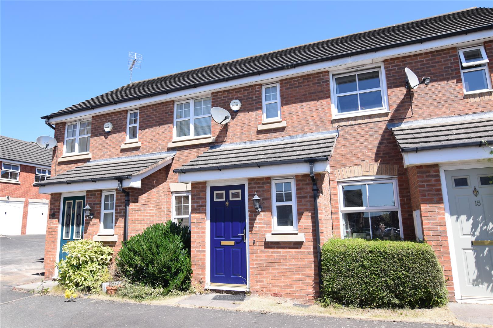 House Torres Close in Warwick
