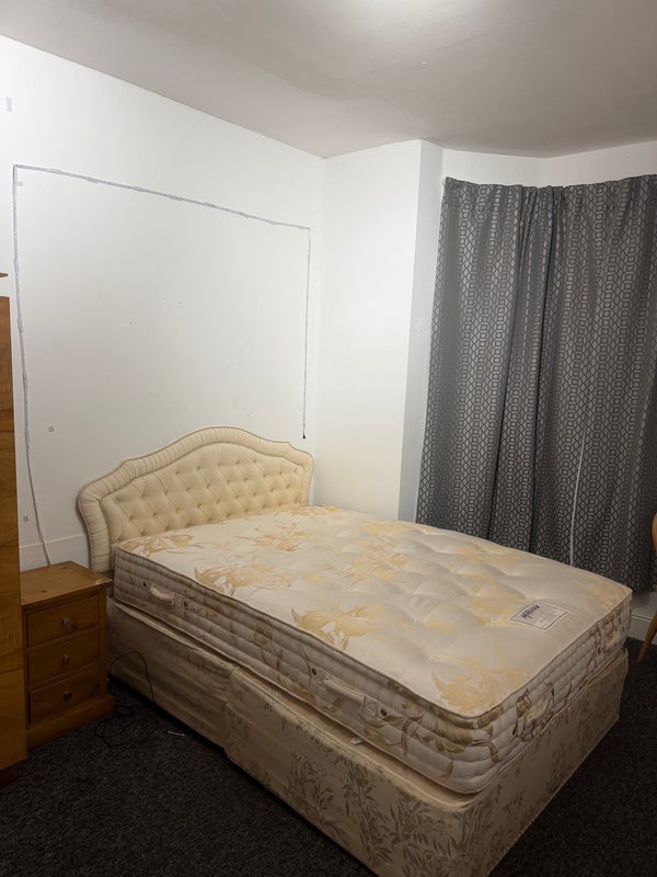 Room Daimler Road in Coventry