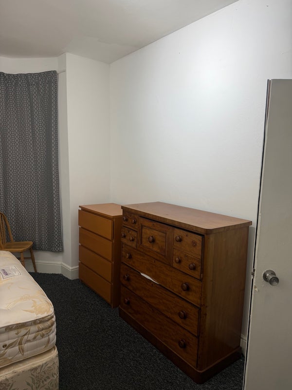 Room Daimler Road in Coventry