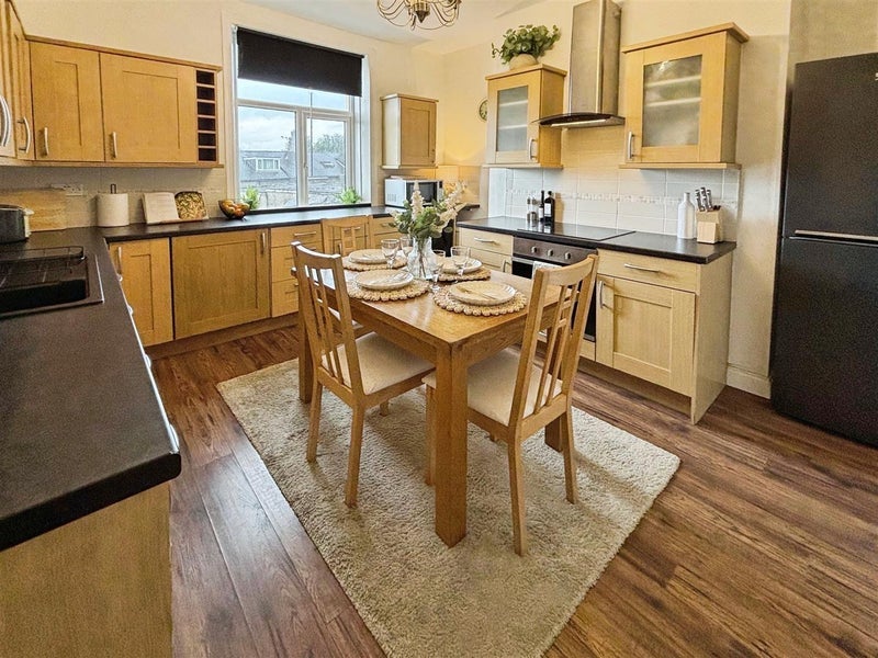 Room Exmouth Place in Bradford