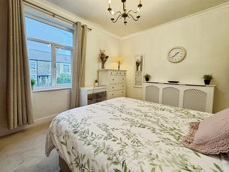 Room Exmouth Place in Bradford
