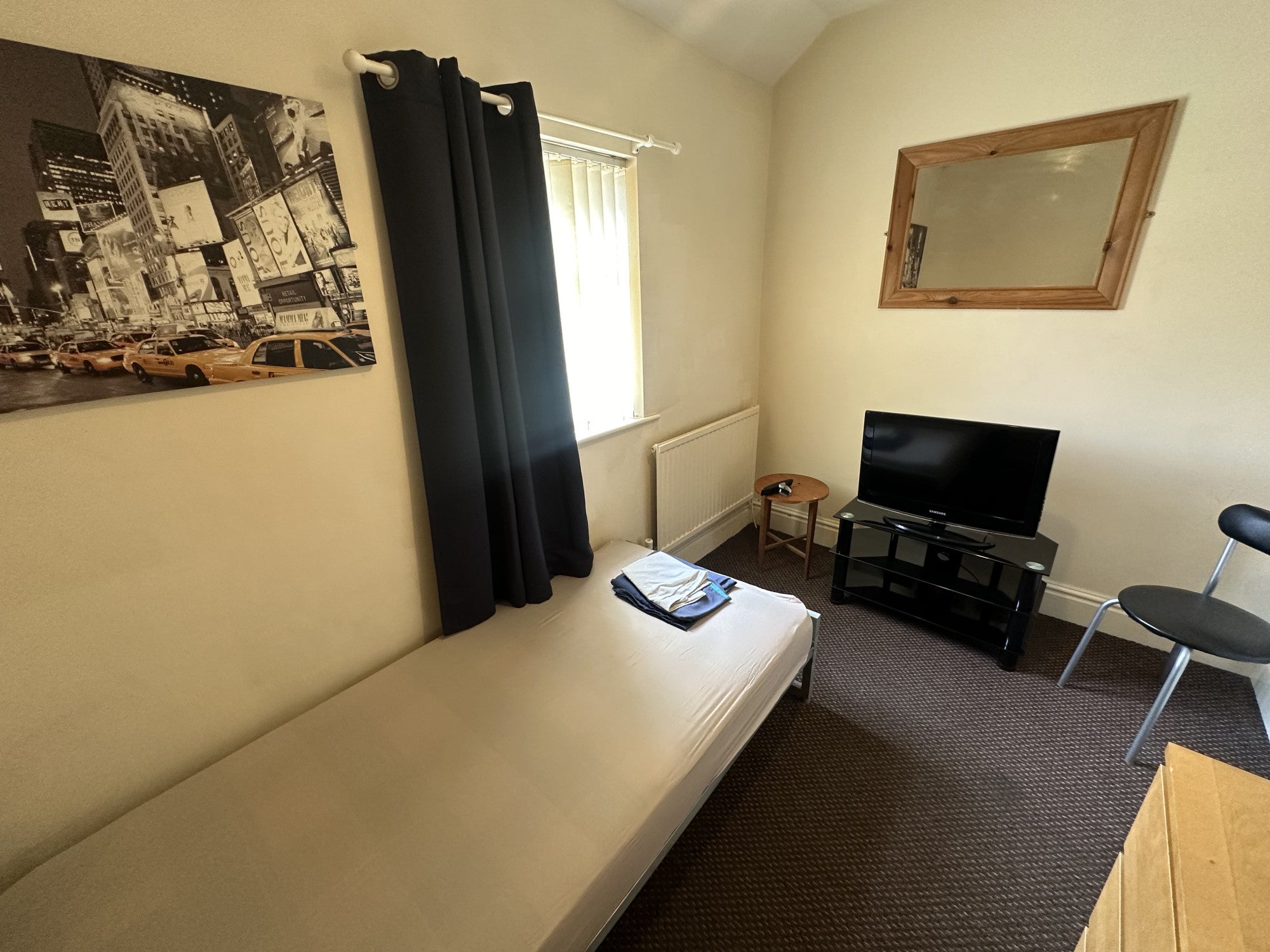 Room Lord Nelson Street in Warrington