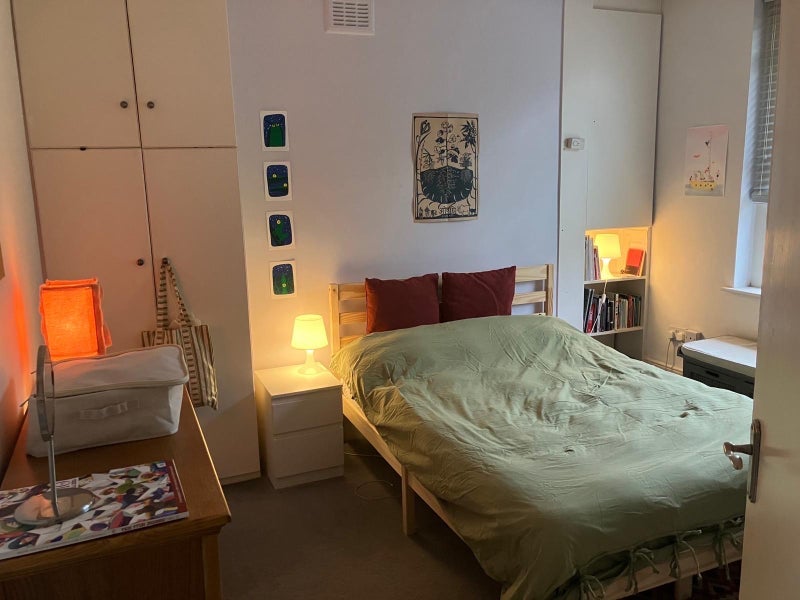 Room Halliford Street in Greater London