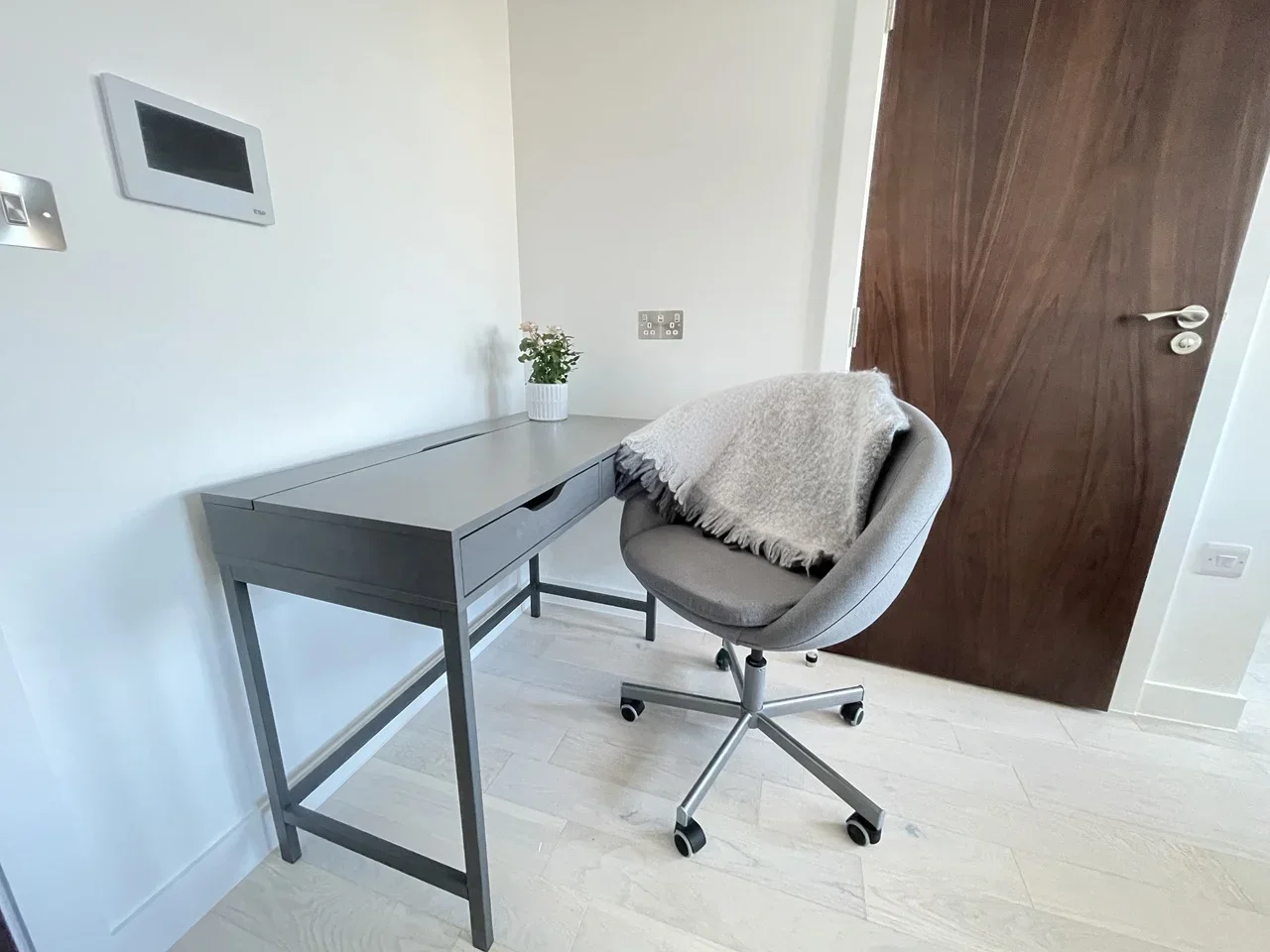 Room Regent's Park Road in Greater London