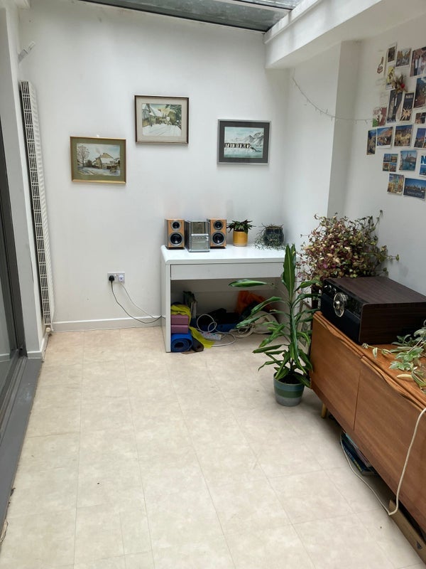 Room Palmers Road in Greater London