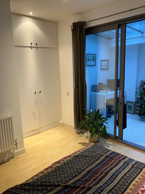 Room Palmers Road in Greater London