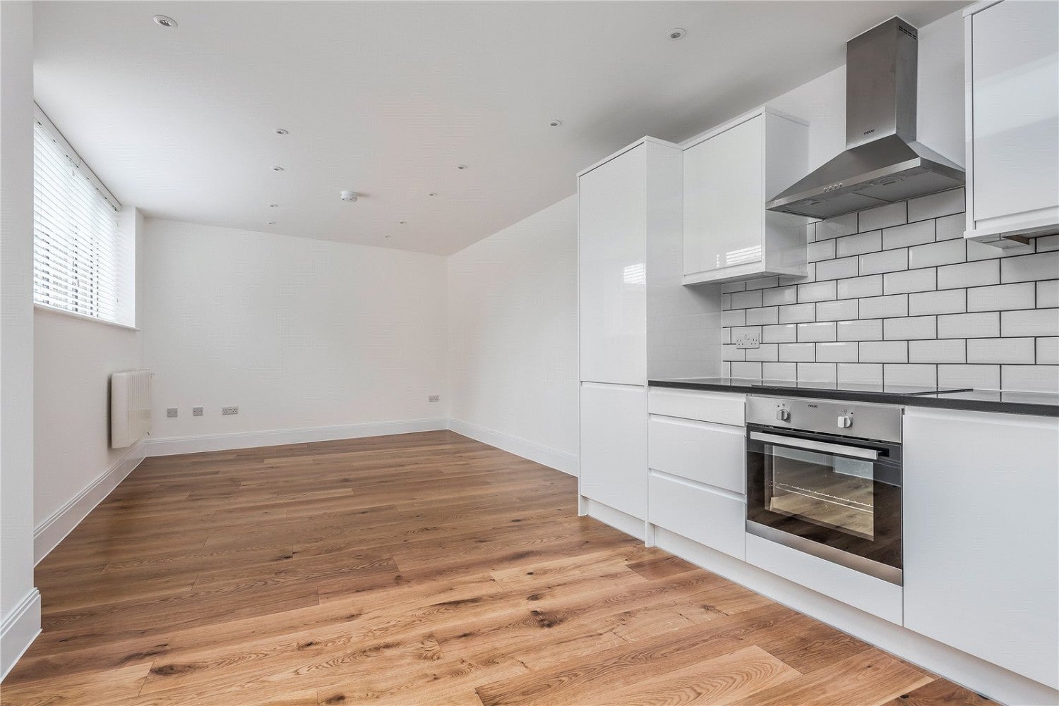 Flat Essex Road in Greater London