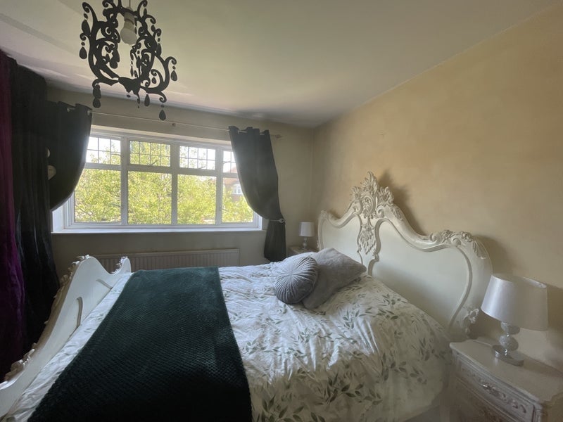Room Elizabeth Way in Greater London