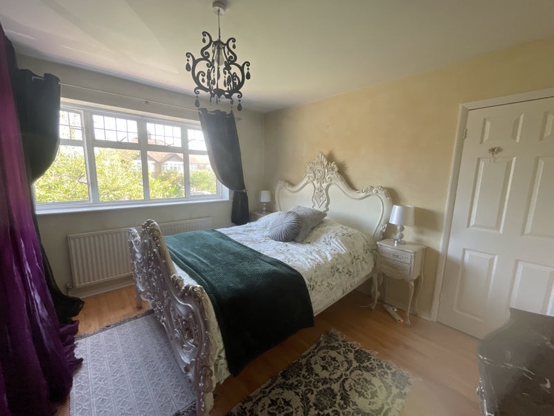 Room Elizabeth Way in Greater London