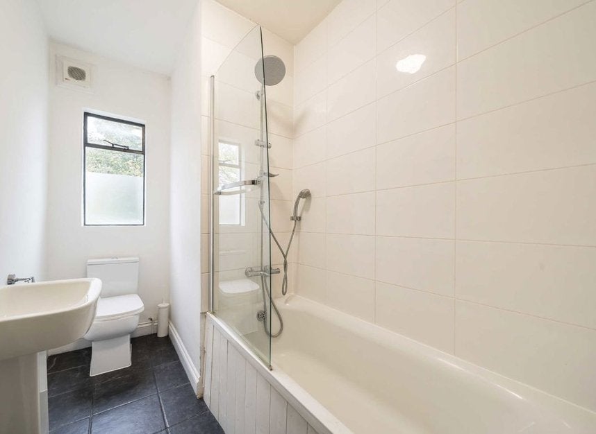 Flat Beresford Road in Greater London