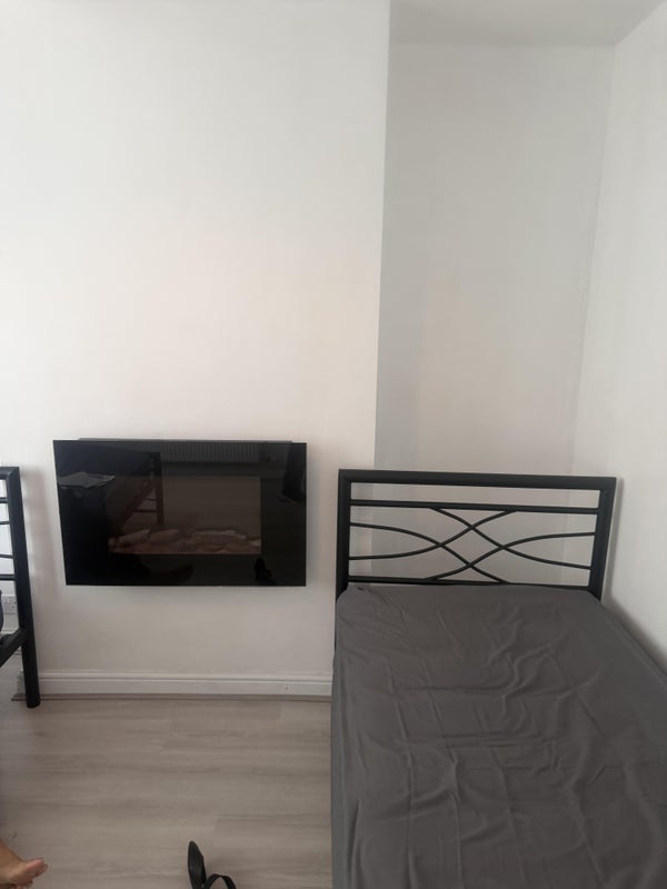 Room Landseer Road in Ipswich