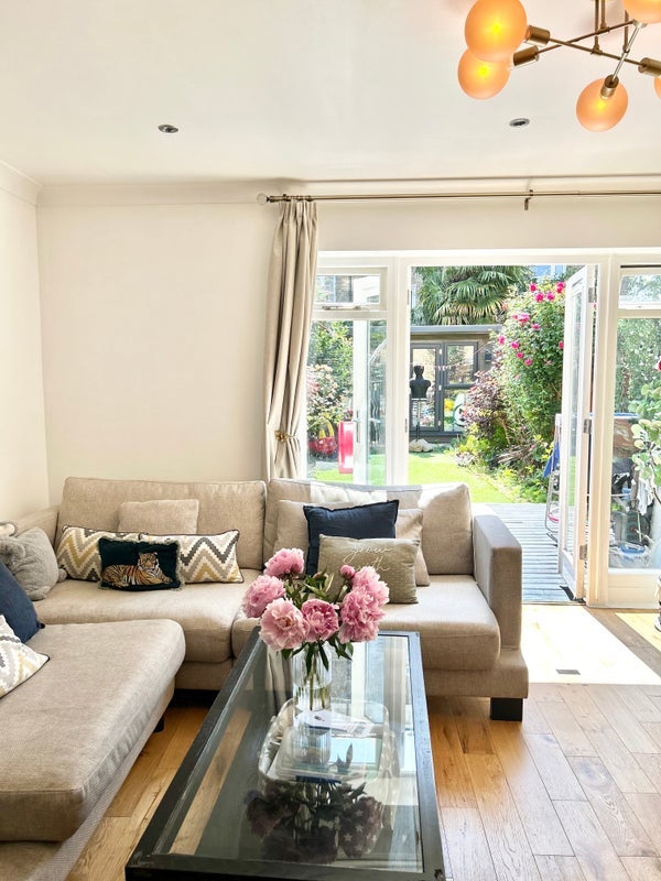 Room Benjamin Mews in Greater London