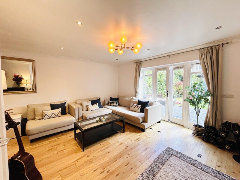 House Benjamin Mews in Greater London