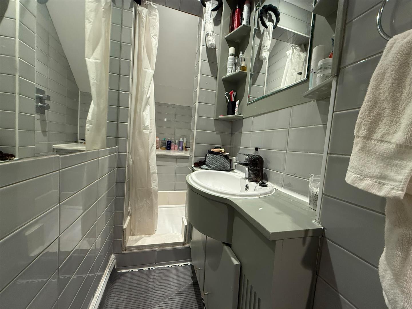Flat Philbeach Gardens in Greater London