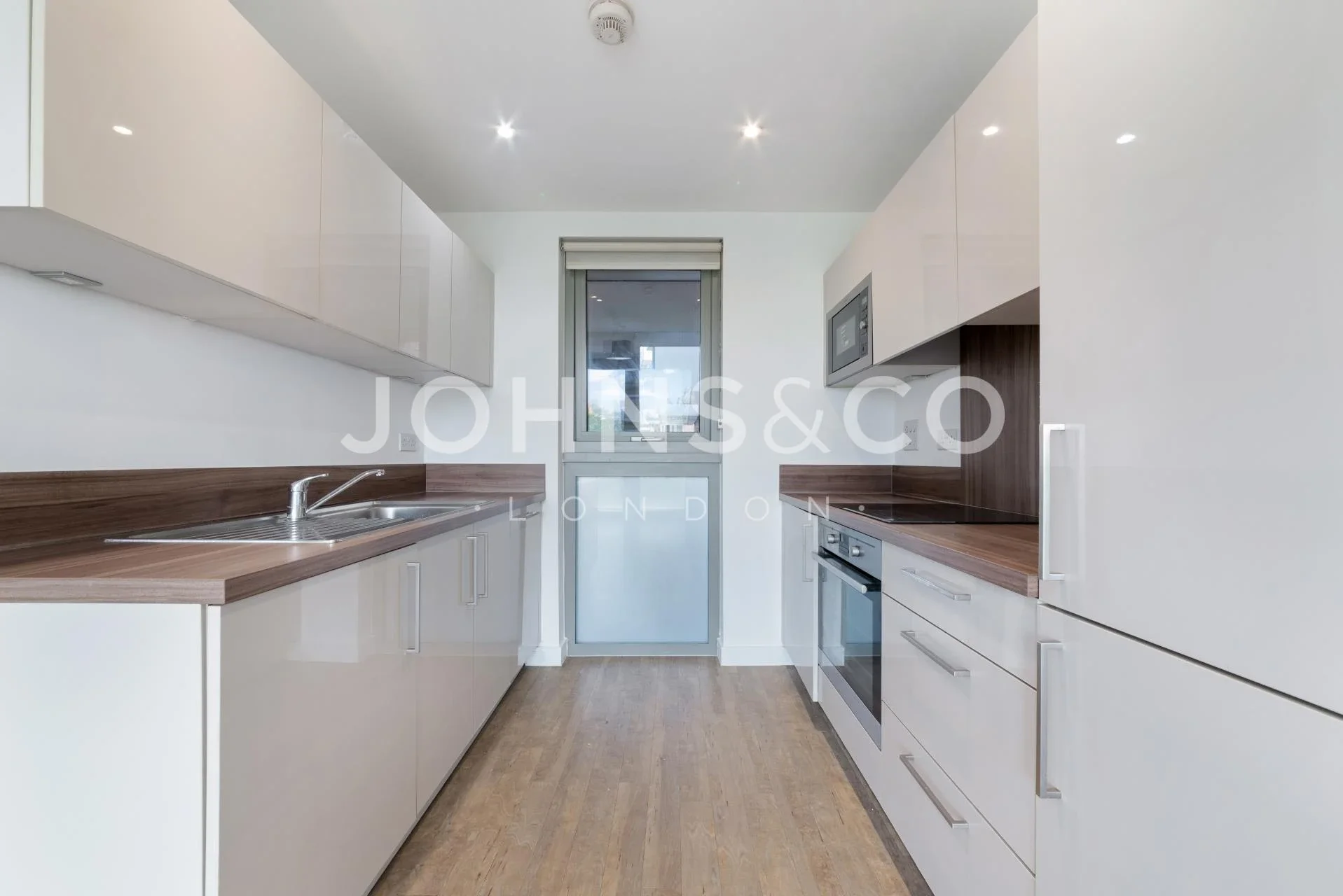 Flat Booth Road in Greater London