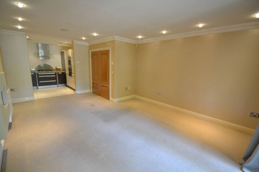 Flat Widmore Road in Greater London